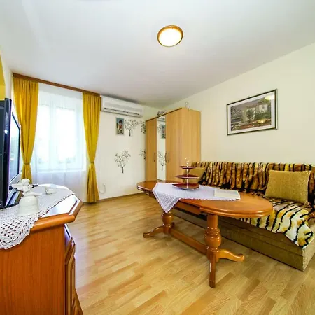 Apartment Vrilo *