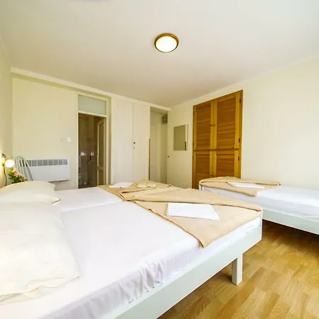 Vrilo Apartment Postira